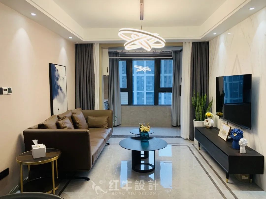 最美畢業(yè)照 ④--保利國際社區(qū)96㎡現(xiàn)代風(fēng)格“成品家”！01客廳