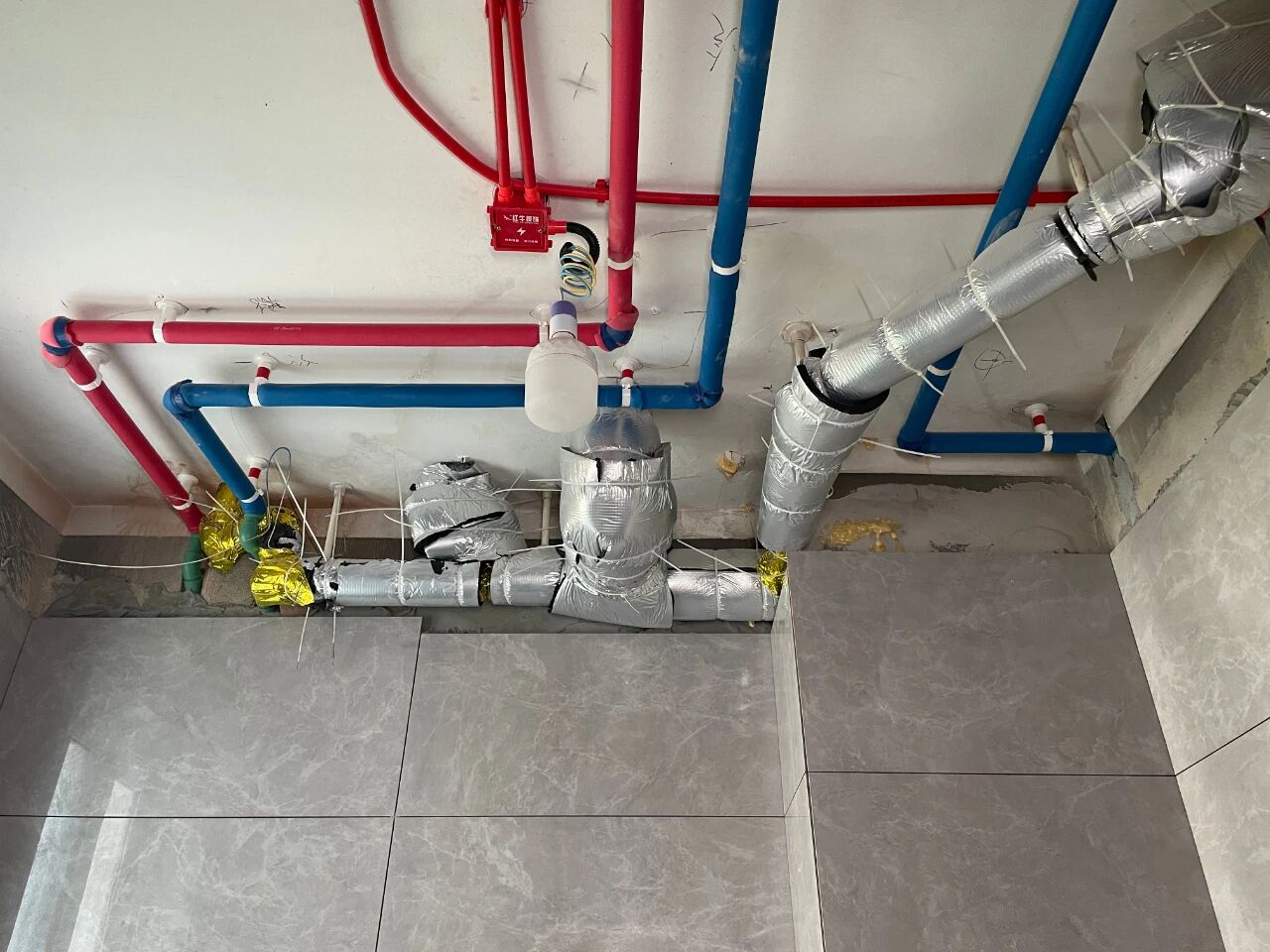 工地突擊巡檢｜嚴(yán)把每一處細(xì)節(jié)，用心守護(hù)每一份安心！03